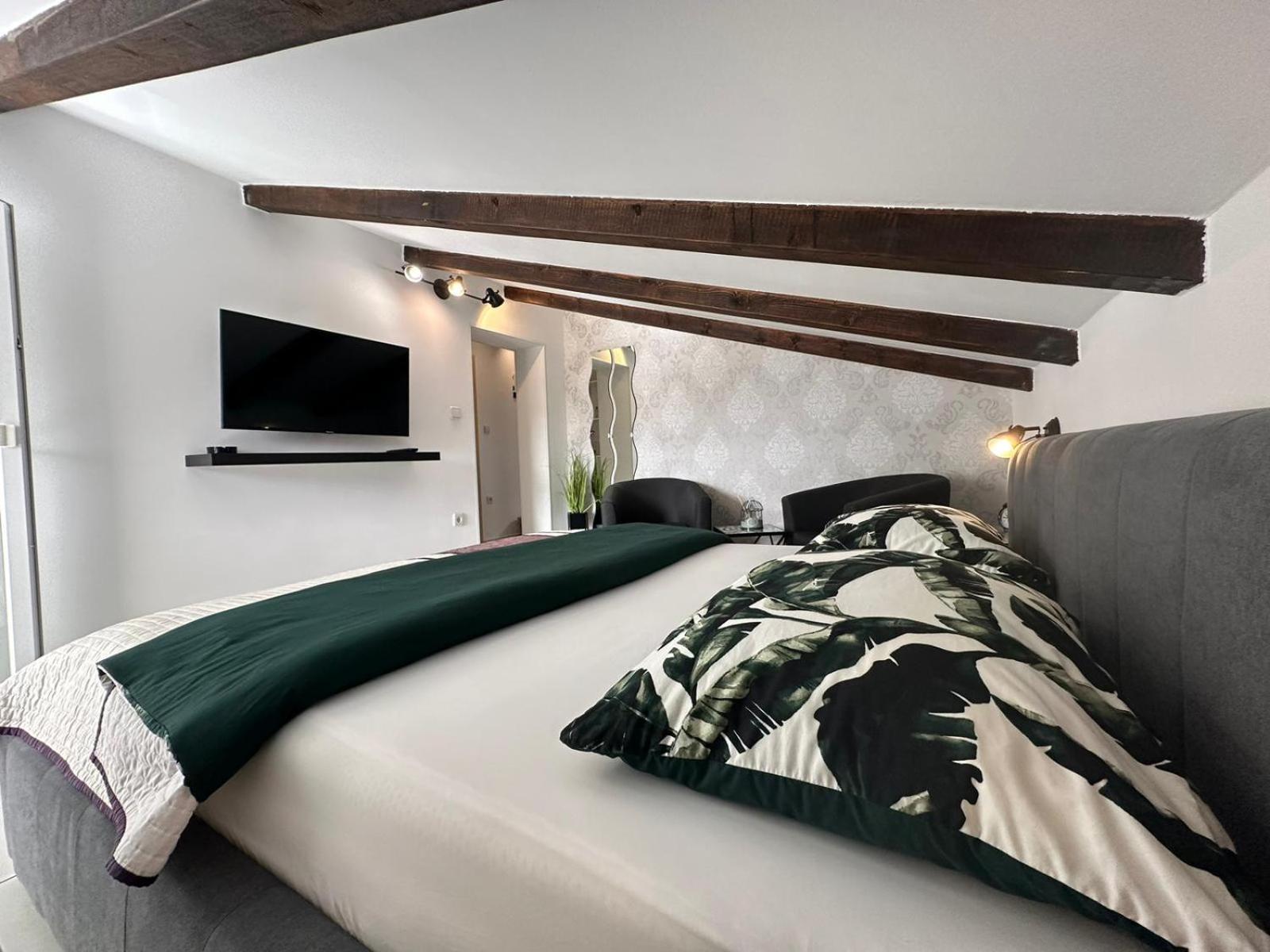 Apartments Prpic 1,Senj Сень Экстерьер фото