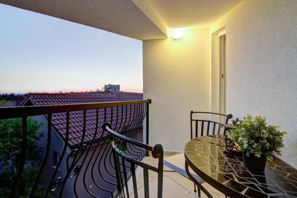 Apartments Prpic 1,Senj Сень Экстерьер фото