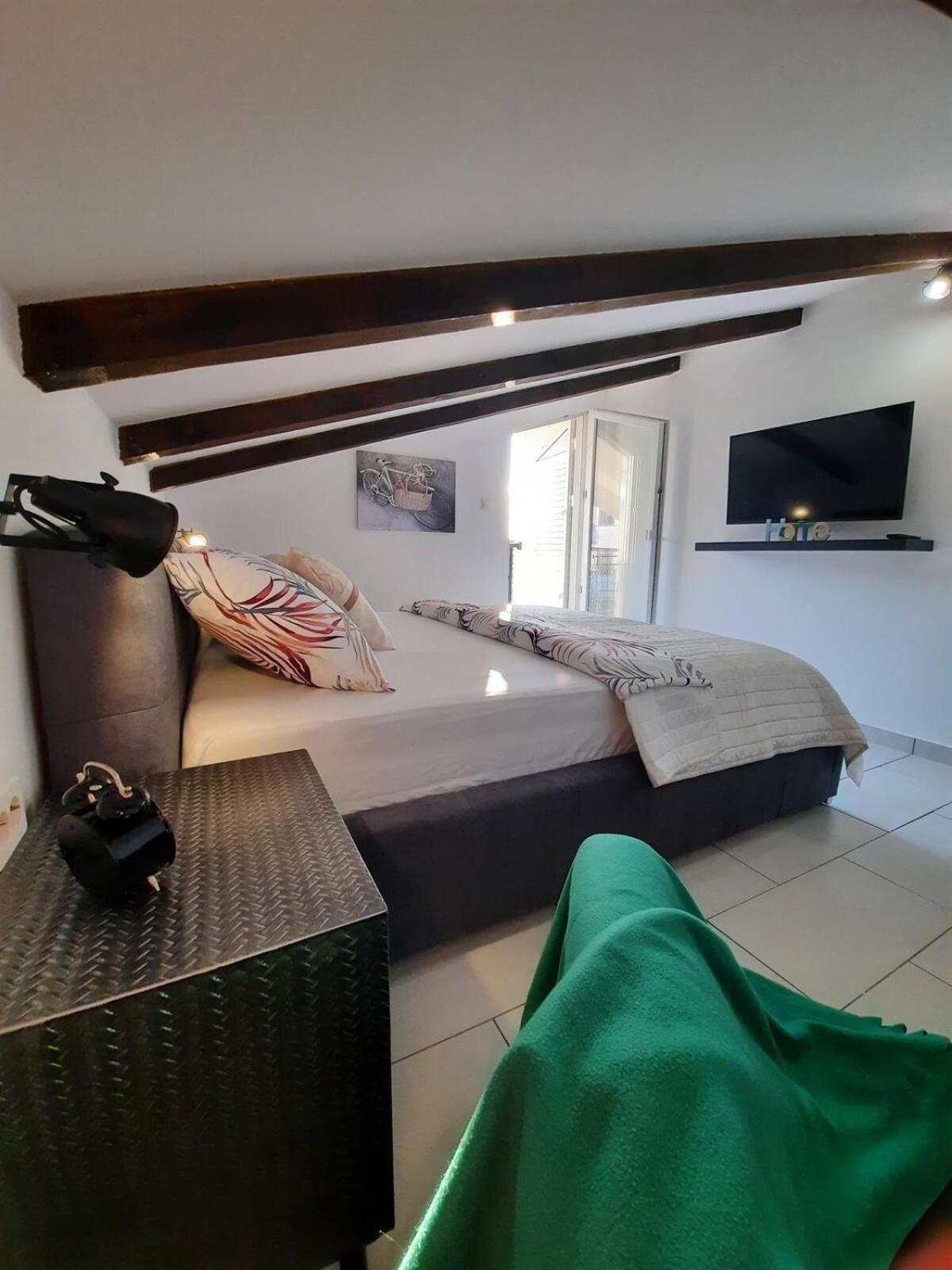 Apartments Prpic 1,Senj Сень Экстерьер фото