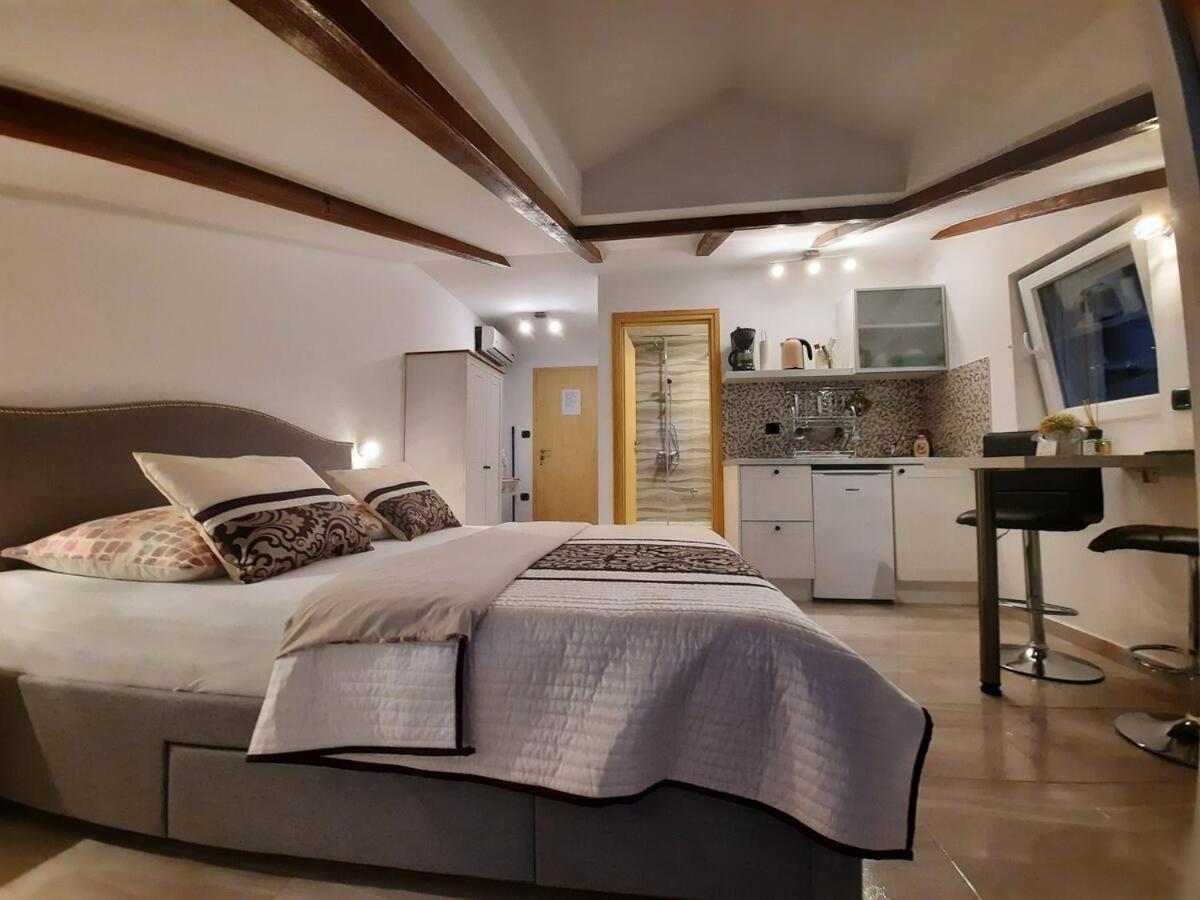 Apartments Prpic 1,Senj Сень Экстерьер фото