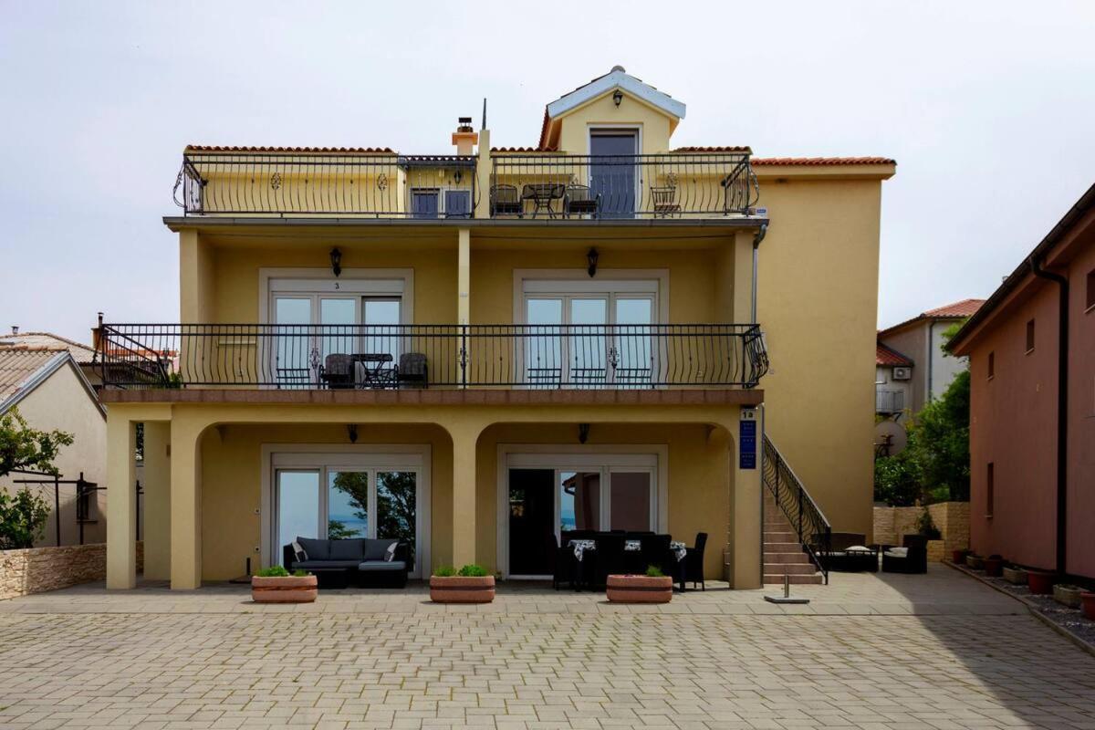 Apartments Prpic 1,Senj Сень Экстерьер фото