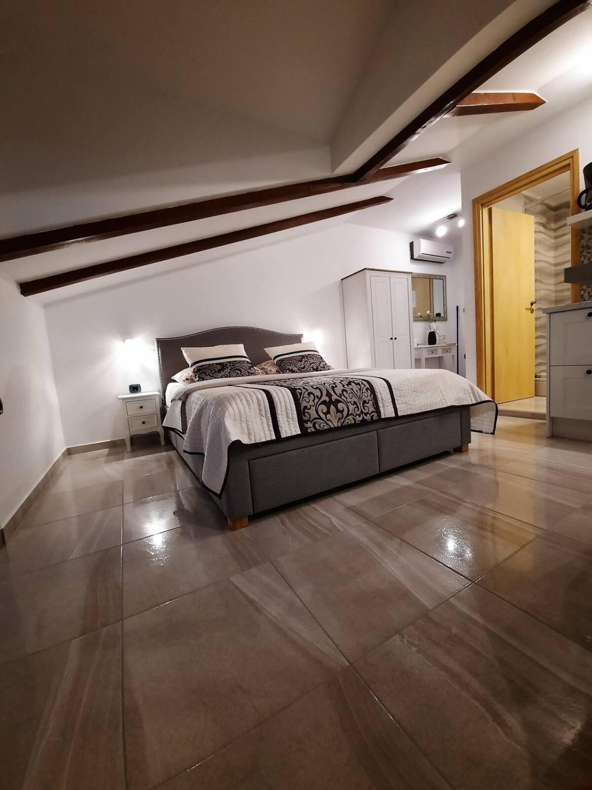 Apartments Prpic 1,Senj Сень Экстерьер фото