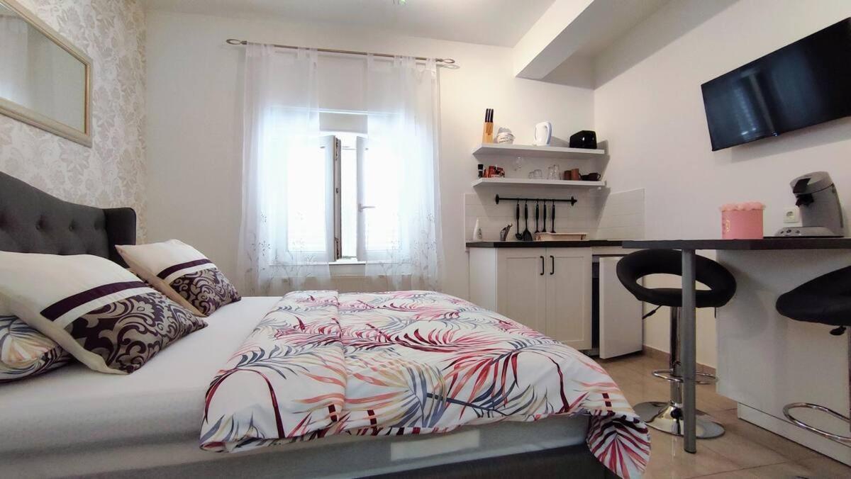 Apartments Prpic 1,Senj Сень Экстерьер фото